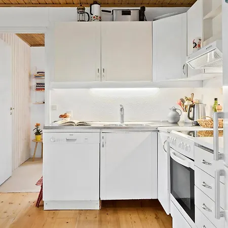 Дом отдыха Gorgeous In With Kitchen Melby